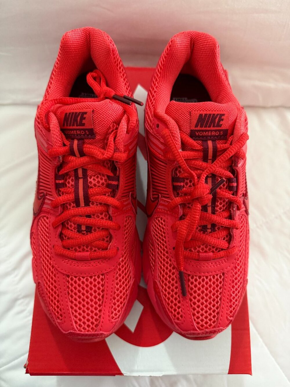 NWT Nike Zoom Vomero 5 (Light Crimson) Women's Size 7.5